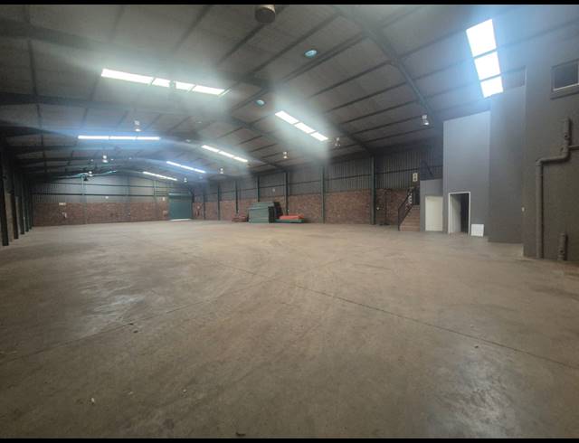 1,846M² WAREHOUSE TO LET IN POMONA